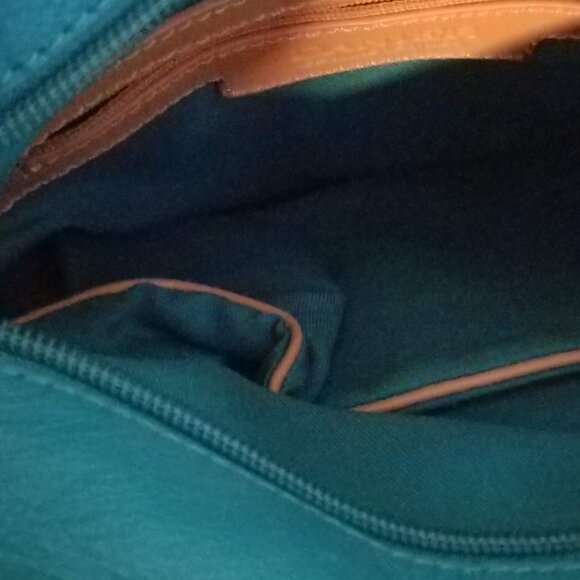 NWOT Danier leather crossbody bag - Picture 6 of 13